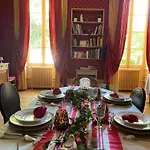Le Relais D'angely 住宿加早餐酒店 Saint-Jean-dʼAngély