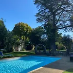 Le Relais D'angely 住宿加早餐酒店 Saint-Jean-dʼAngély