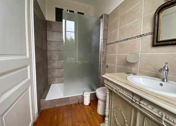 Le Relais D'angely 3*